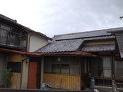 瓦と板金の絡みの画像